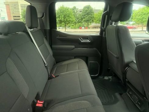 Used 2025 Chevrolet Silverado 1500 LT AWD/4WD image 6