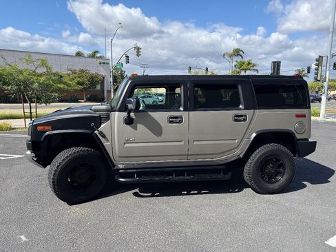 Used 2004 HUMMER H2 w/ Preferred Equipment Group AWD/4WD image 6