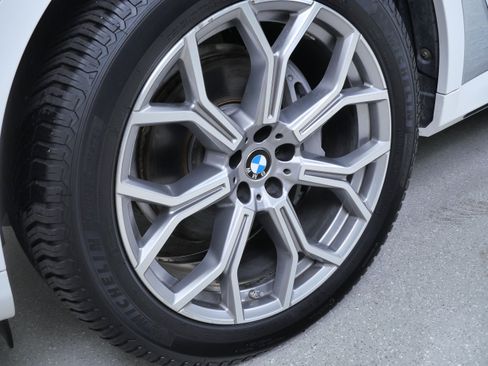 Used 2019 BMW X7 xDrive40i w/ Premium Package AWD/4WD image 13