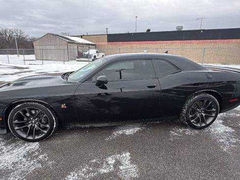 Used 2021 Dodge Challenger R/T Scat Pack w/ Scat Pack Stripe image 2