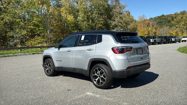 Certified 2025 Jeep Compass Limited AWD/4WD image 8