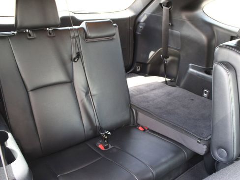 Used 2022 Toyota Highlander XSE FWD image 26