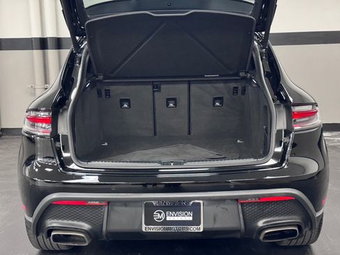 Used 2024 Porsche Macan AWD/4WD image 13