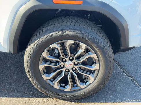 Used 2026 GMC Canyon Denali image 10