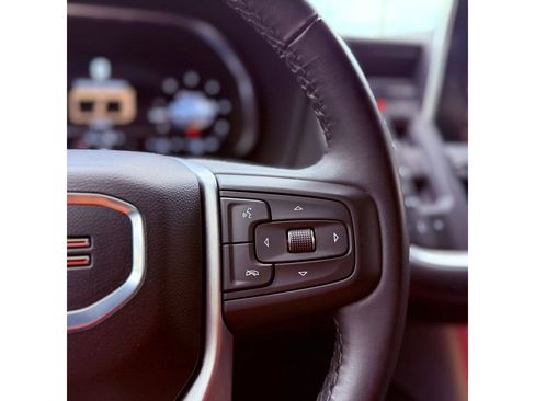 Used 2024 GMC Yukon SLT AWD/4WD image 17