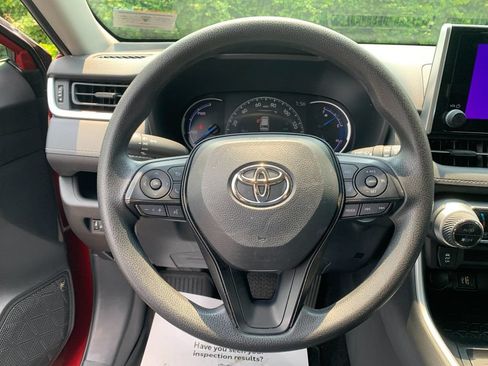 Used 2025 Toyota RAV4 XLE AWD/4WD image 27