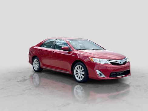 Used 2012 Toyota Camry XLE w/ Leather Pkg FWD image 8