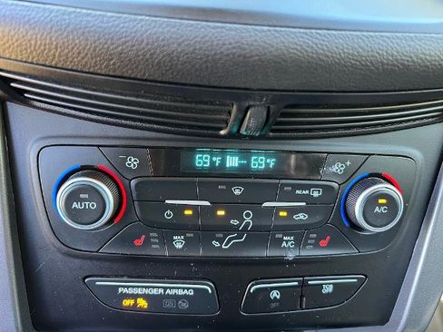 Used 2019 Ford Escape SE image 20