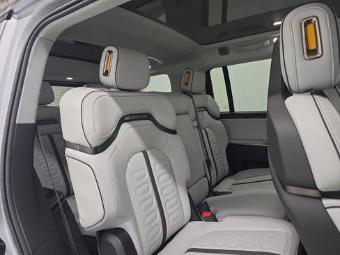 Used 2024 Rivian R1S Adventure AWD/4WD image 23
