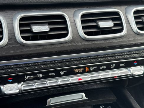 Used 2022 Mercedes-Benz GLS 450 4MATIC image 28