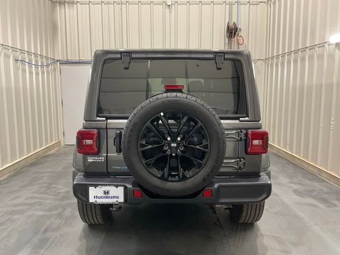 Used 2025 Jeep Wrangler Unlimited Sahara w/ Safety Group image 21