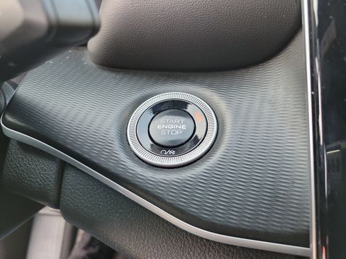 Used 2024 Jeep Grand Cherokee L Altitude image 19