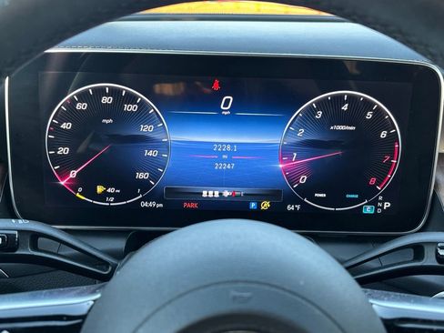 Used 2023 Mercedes-Benz GLC 300 4MATIC image 26