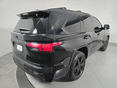 Used 2025 Toyota Sequoia Capstone AWD/4WD image 2