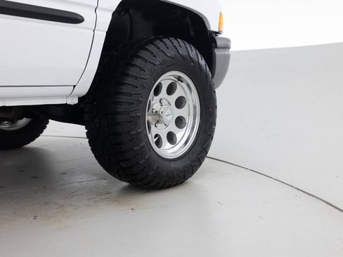 Used 2000 Dodge Ram 1500 Truck 2WD Quad Cab image 18