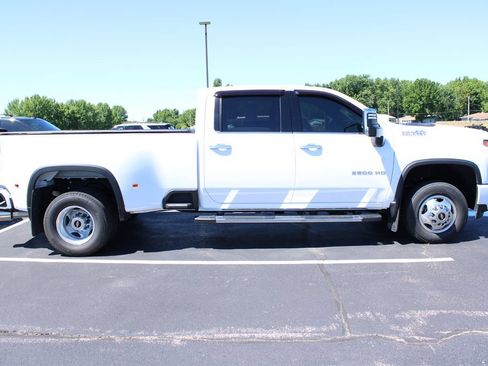Used 2023 Chevrolet Silverado 3500 High Country AWD/4WD image 4