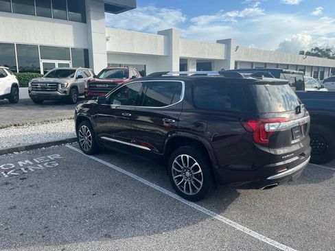 Used 2021 GMC Acadia Denali w/ Denali Technology Package FWD image 3