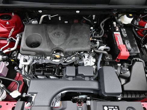 Used 2025 Toyota RAV4 XLE Premium FWD image 19