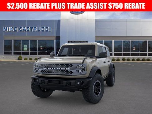 New 2025 Ford Bronco Badlands image 2