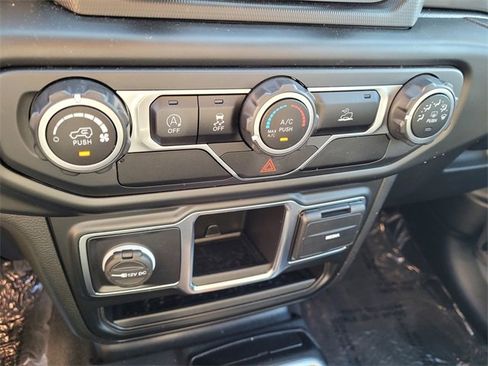 Used 2021 Jeep Gladiator Sport image 21