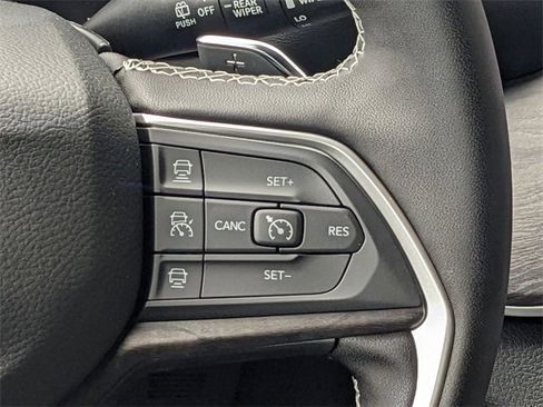 New 2025 Jeep Grand Cherokee Limited w/ Black Appearance Package image 17