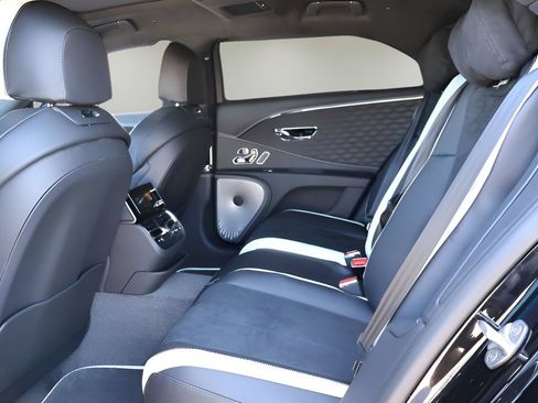 New 2026 Bentley Flying Spur Plug-In Hybrid AWD/4WD image 16
