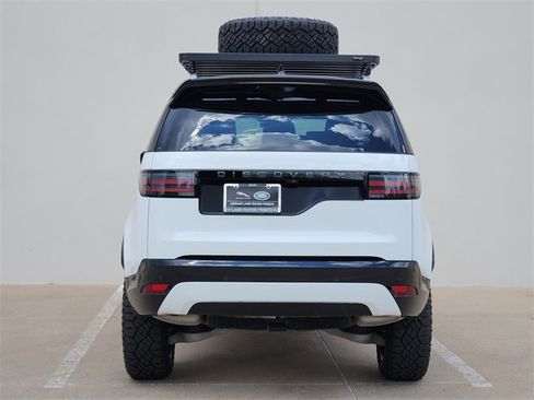 Used 2024 Land Rover Discovery Dynamic SE image 6