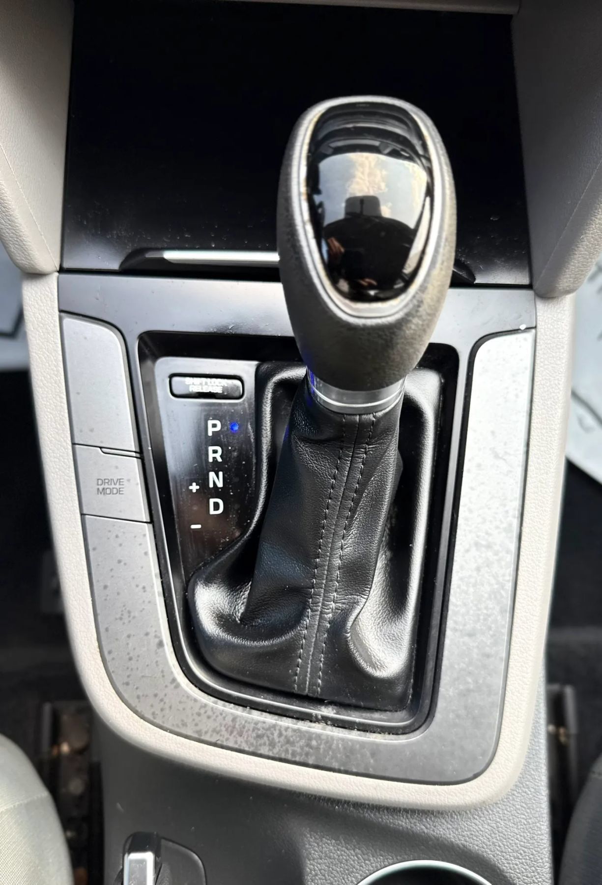 Used 2017 Hyundai Elantra SE FWD image 18