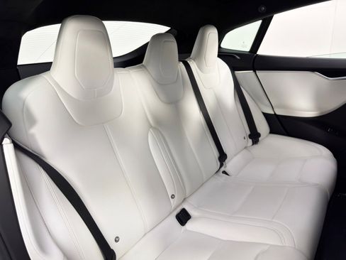 Used 2017 Tesla Model S 90D image 36