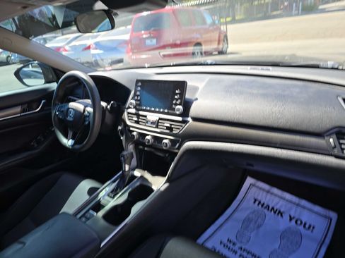 Used 2018 Honda Accord LX image 15