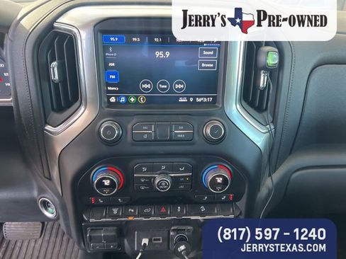 Used 2021 Chevrolet Silverado 2500 LT w/ Midnight Edition image 10
