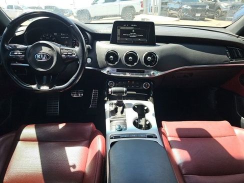Used 2018 Kia Stinger GT1 AWD/4WD image 11