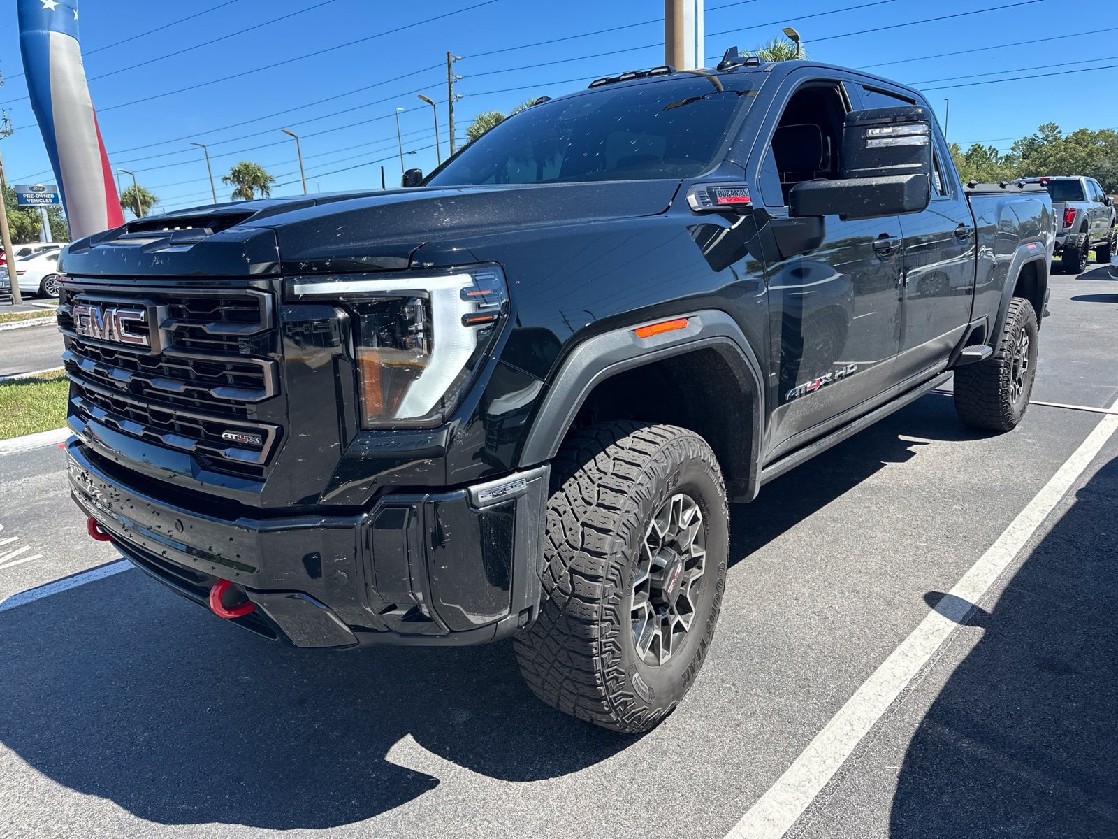 Used 2025 GMC Sierra 2500 AT4X AWD/4WD image 3