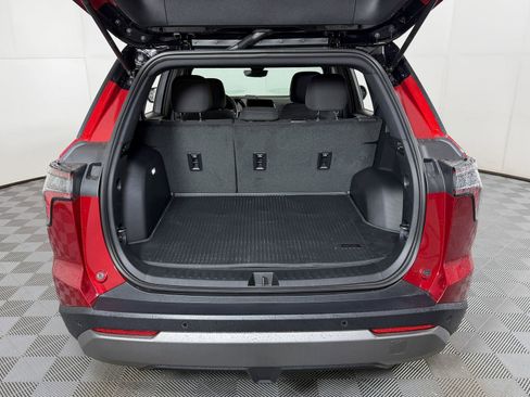 New 2026 Chevrolet Equinox LT w/ Safety and Technology Package FWD image 7