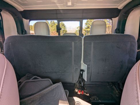 Used 2022 Jeep Gladiator Mojave w/ Cold Weather Group image 10