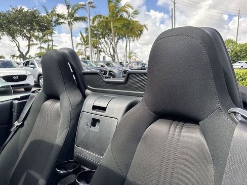 Used 2020 MAZDA MX-5 Miata Sport RWD image 20