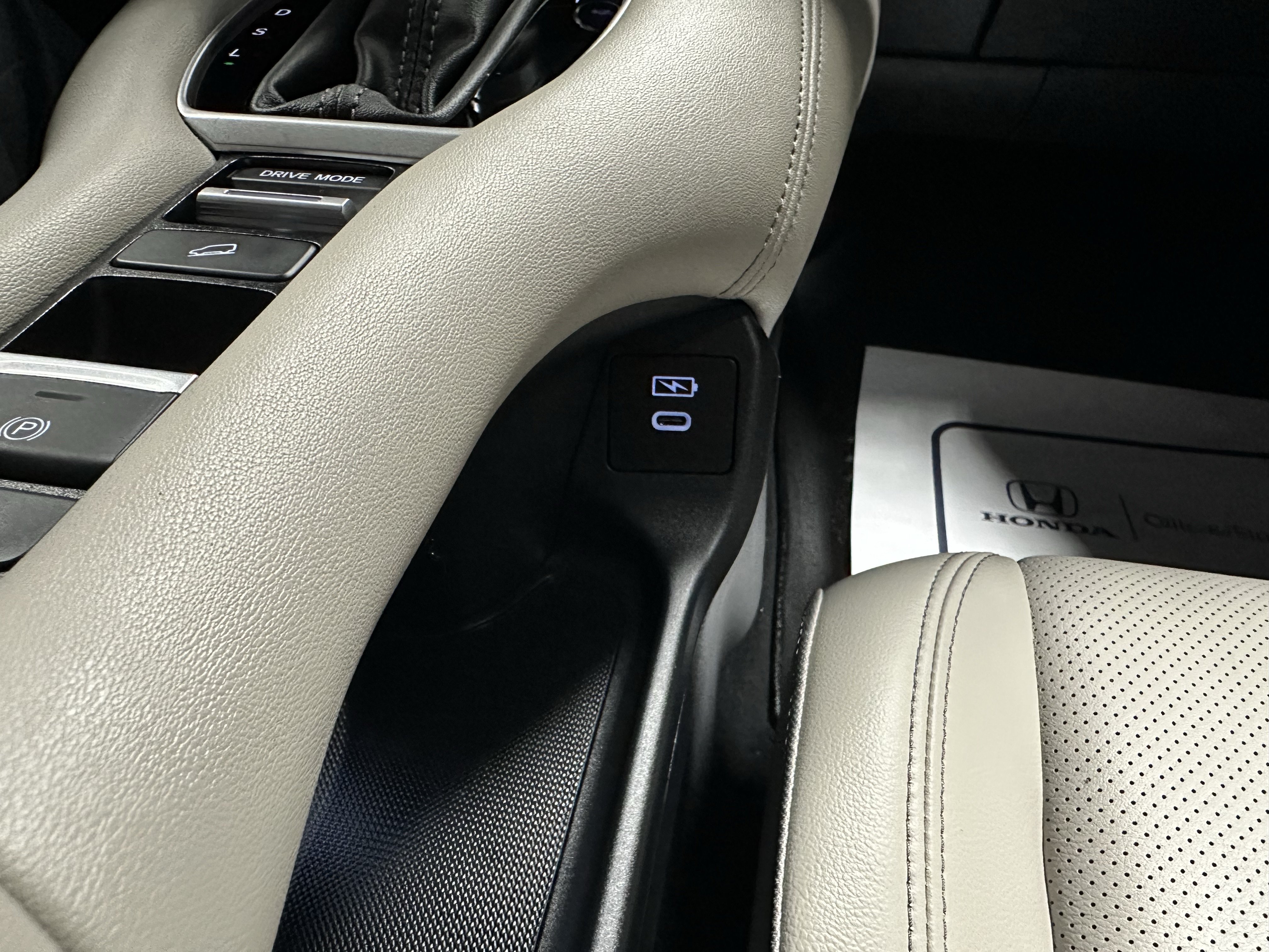 Used 2024 Honda HR-V EX-L image 16