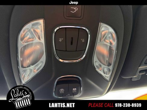 Certified 2022 Jeep Compass Limited w/ (RED) Package image 40