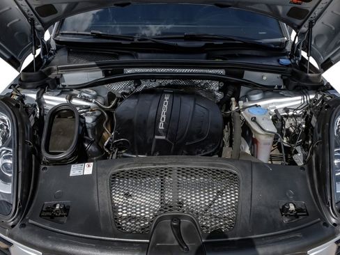 Used 2018 Porsche Macan Sport Edition image 56