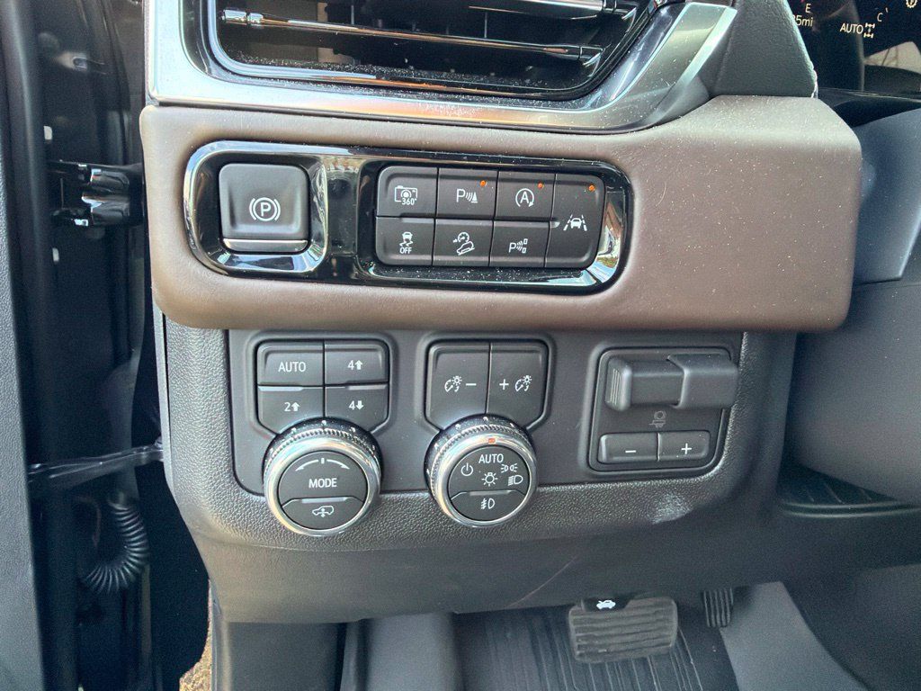 Used 2026 GMC Yukon XL Denali Ultimate w/ LPO, Floor Liner Package AWD/4WD image 23