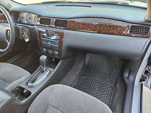 Used 2016 Chevrolet Impala LT FWD image 15