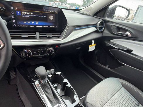 New 2026 Chevrolet Trax LT w/ Driver Confidence Package FWD image 5