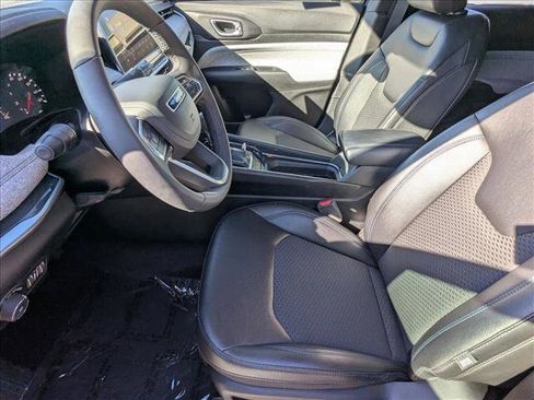 Used 2024 Jeep Compass Latitude image 15