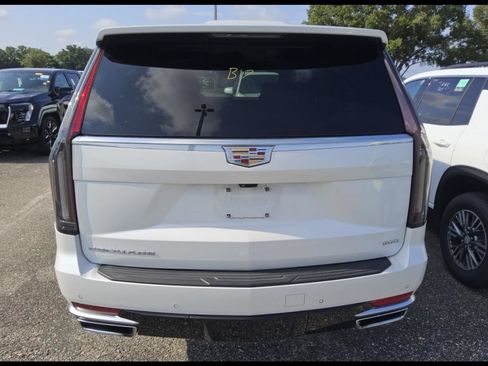 Used 2024 Cadillac Escalade ESV Premium Luxury AWD/4WD image 9