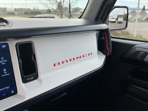 Used 2024 Ford Bronco Heritage Edition AWD/4WD image 21