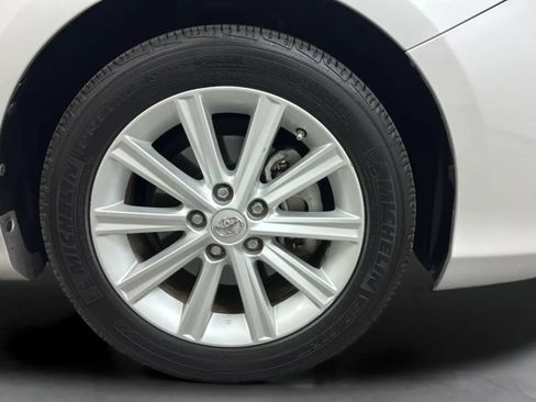 Used 2013 Toyota Camry XLE w/ Leather Pkg FWD image 26