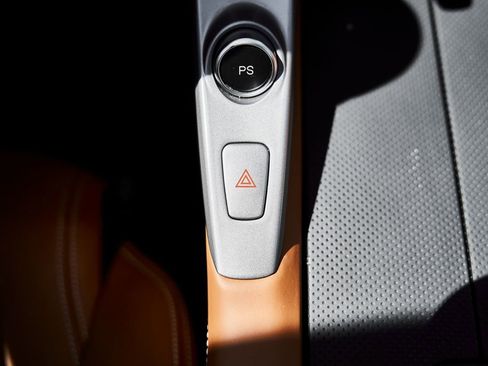 Used 2018 Ferrari GTC4Lusso image 67