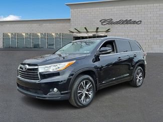 Used 2016 Toyota Highlander XLE video 1