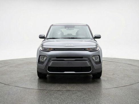 Used 2025 Kia Soul LX w/ LX Technology Package FWD image 2