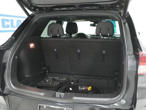 Used 2022 Chevrolet TrailBlazer RS w/ Sun and Liftgate Package FWD image 8